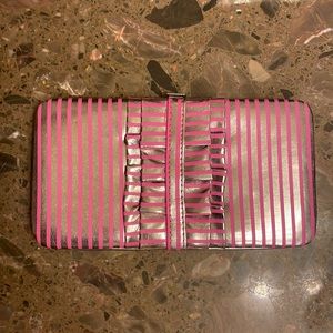 Aerie wallet